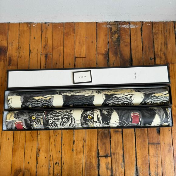 Gucci Tiger Face Printed Wallpaper Bundle - Picture 2 of 12